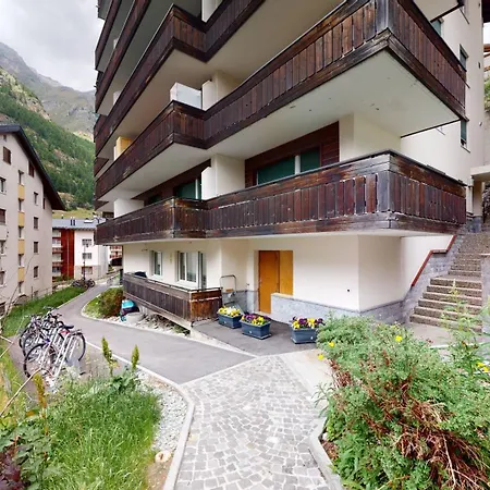 Beautiful In With A Breathtaking View Of The Matterhorn * زيرمات